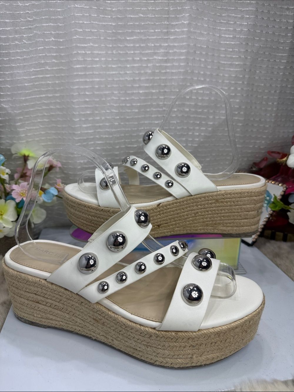 (H6) Marc Fisher Jalyn jute platform shoes with studs, size 9 M,white